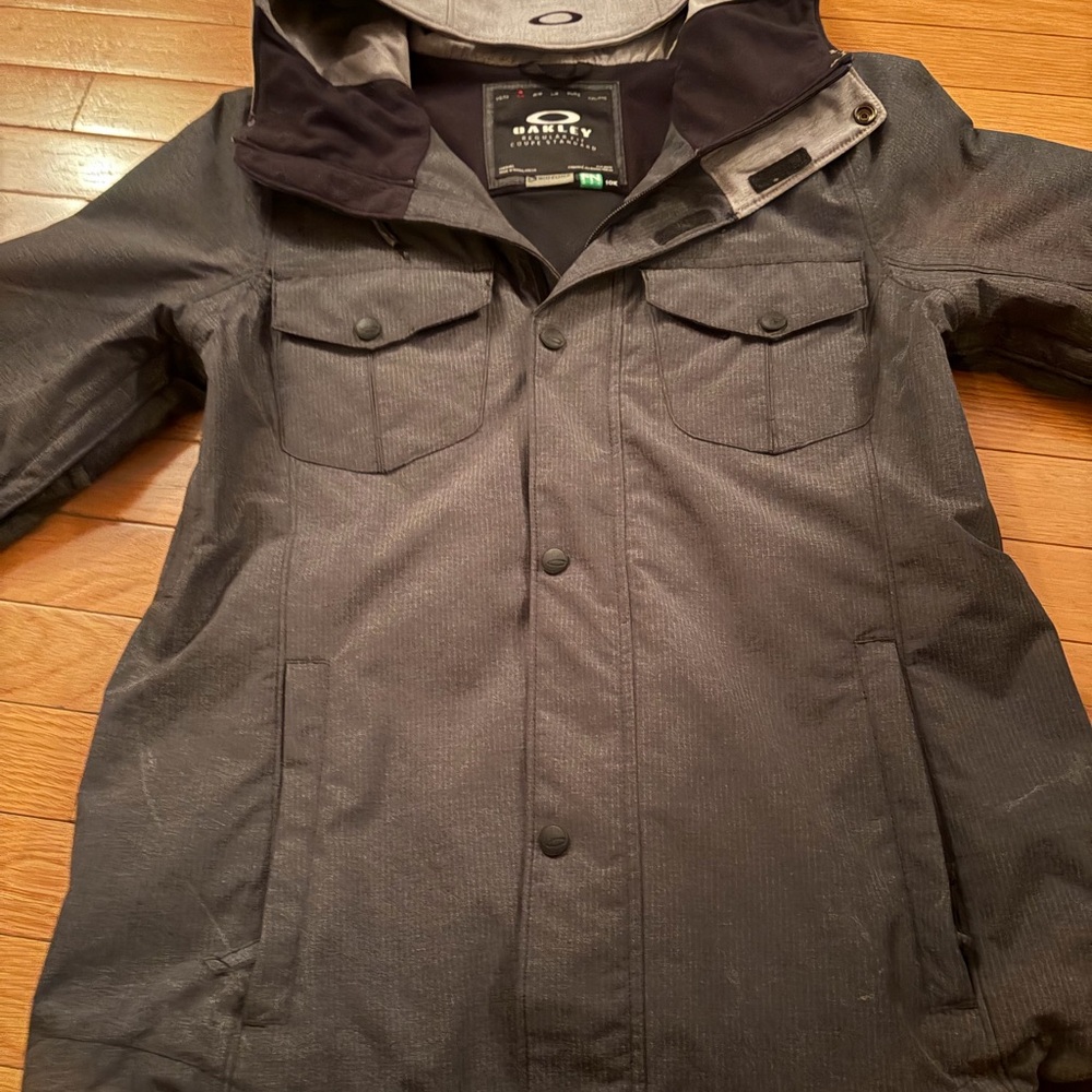 Oakley Women's Charcoal Insulated Ski/Snowboarding Jacket